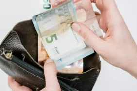 Brent Petrolün Varili 93,33 Dolar