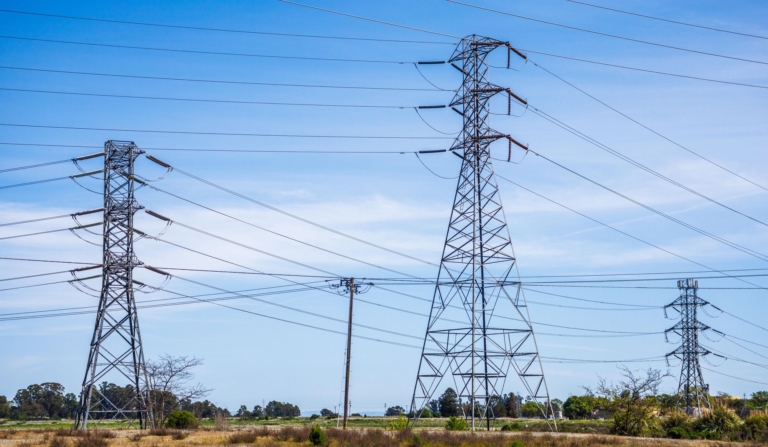 Enerji Bakanlığı, FERC'in PJM için Elektrik Maliyetlerini Düşürme Çağrısını Destekledi